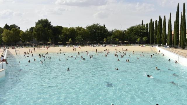 Piscina de olas del CD Juan Antonio Samaranch de Torrejón de Ardoz.