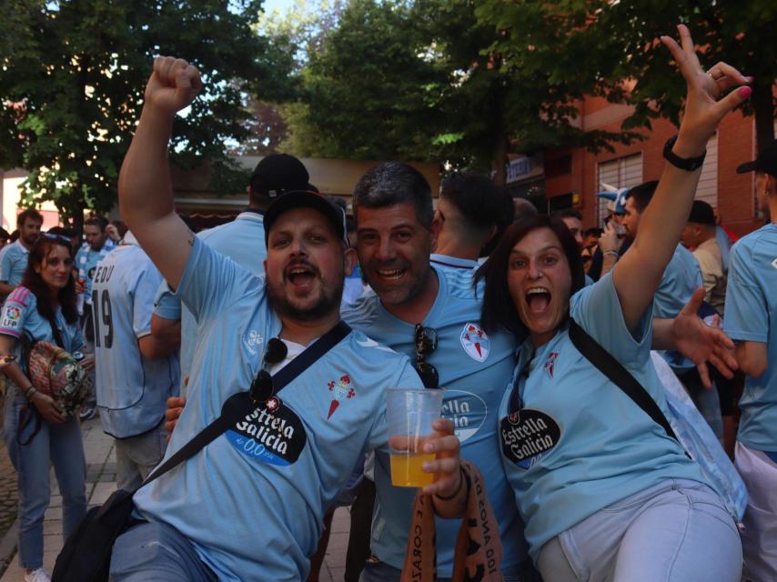 Grupo de celtistas en la previa del Getafe-Celta