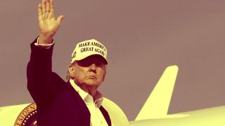 El presidente de Estados Unidos, Donald Trump, instantes antes de entrar en el Air Force One.