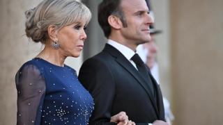 Emmanuel y Brigitte Macron, en un banquete de Estado en París en marzo de 2025.