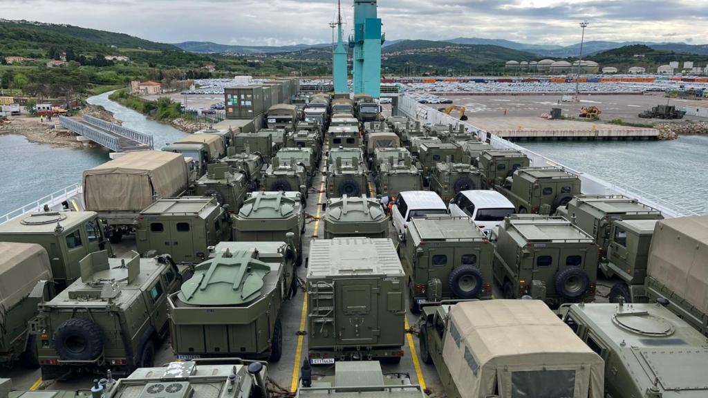 Transporte de vehículos para el Strong Lineage 25