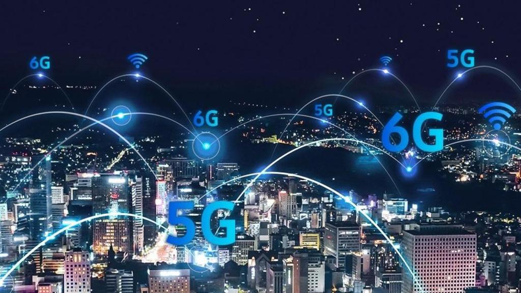 Ilustración sobre conectividad con los logos del 5G, el 6G y el wifi.