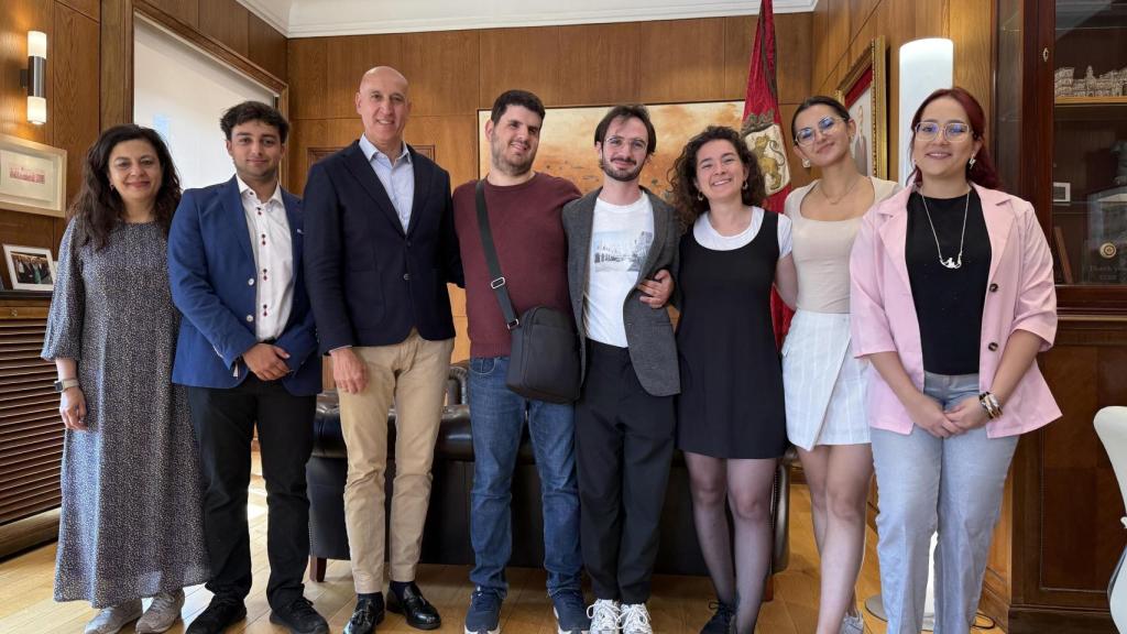 Organizadores del proyecto Europe On Track a su paso por León