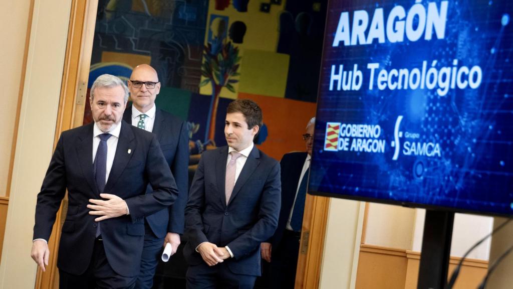 Jorge Azcón, presidente de Aragón, y Guillermo Luengo, vicepresidente de Samca, durante la presentación del proyecto de centros de datos
