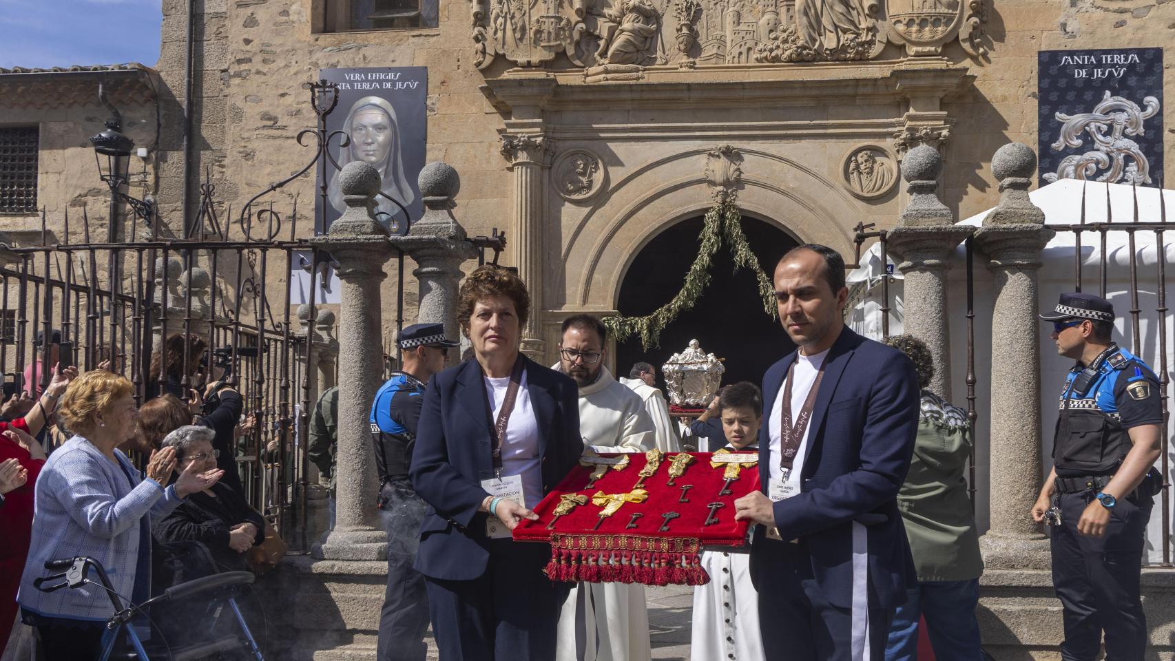 Traslado del cuerpo de Santa Teresa de Jesús a su sepulcro en Alba de Tormes