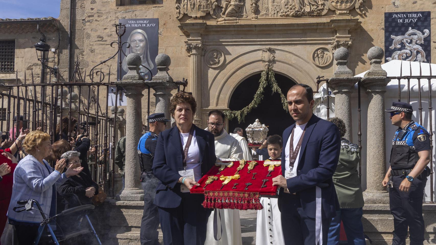 Traslado del cuerpo de Santa Teresa de Jesús a su sepulcro en Alba de Tormes