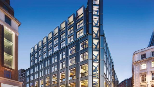 Archivo - Edificio 'The Post Building' en Londres adquirido por Amancio Ortega