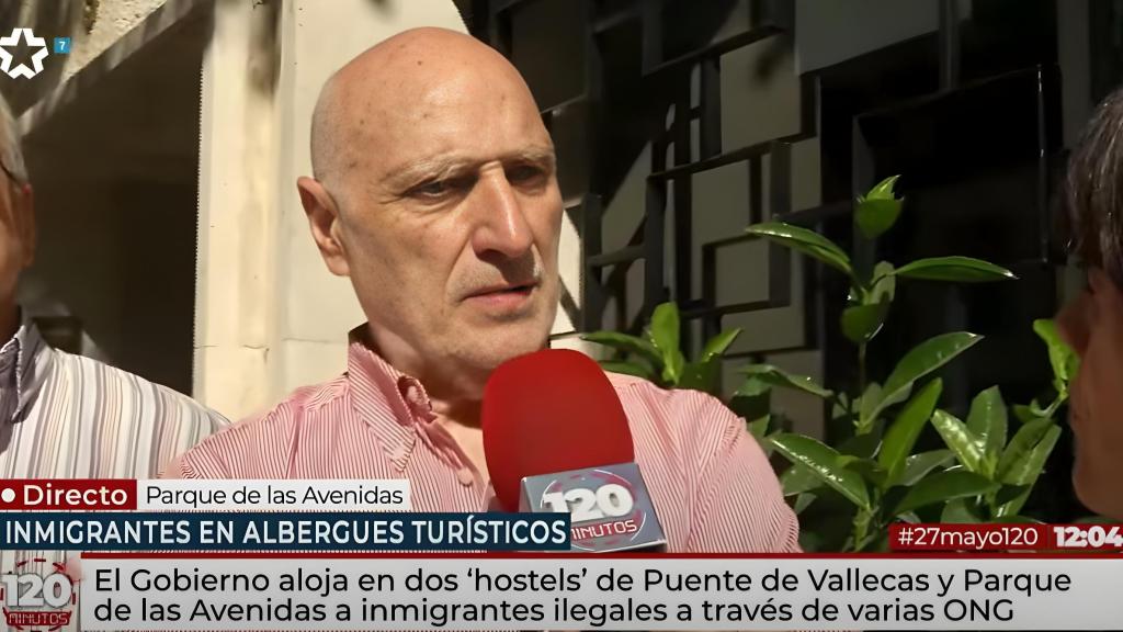 El presidente de una comunidad de vecinos hablando en el programa '120 minutos'.