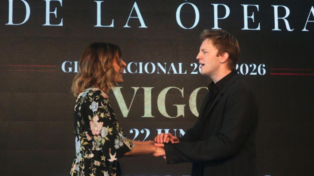Laura Enrech y Guido Balzaretti, representante a los personajes Christine Daaé y Raoul, de 'El Fantasma de la Ópera'