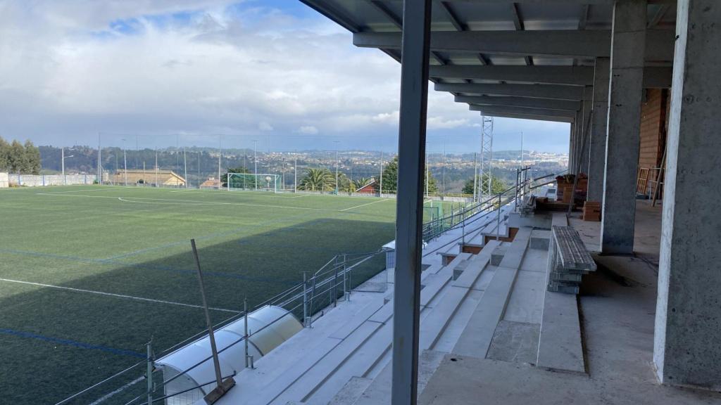 Imagen del campo de Os Pinares, en Cambre.