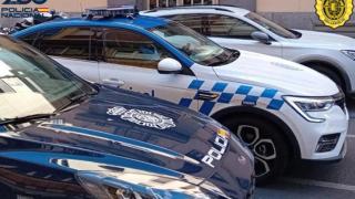 Coches de la Policía Local y la Policía Nacional