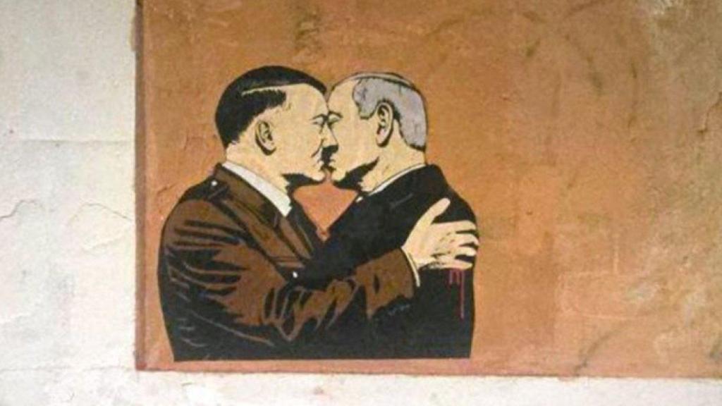 'La solución final', el mural que ha aparecido en Roma con Hitler y Netanyahu besándose.