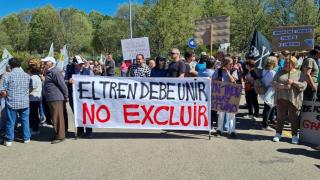 Manifestación de zamoranos para pedir la continuidad de sus trenes