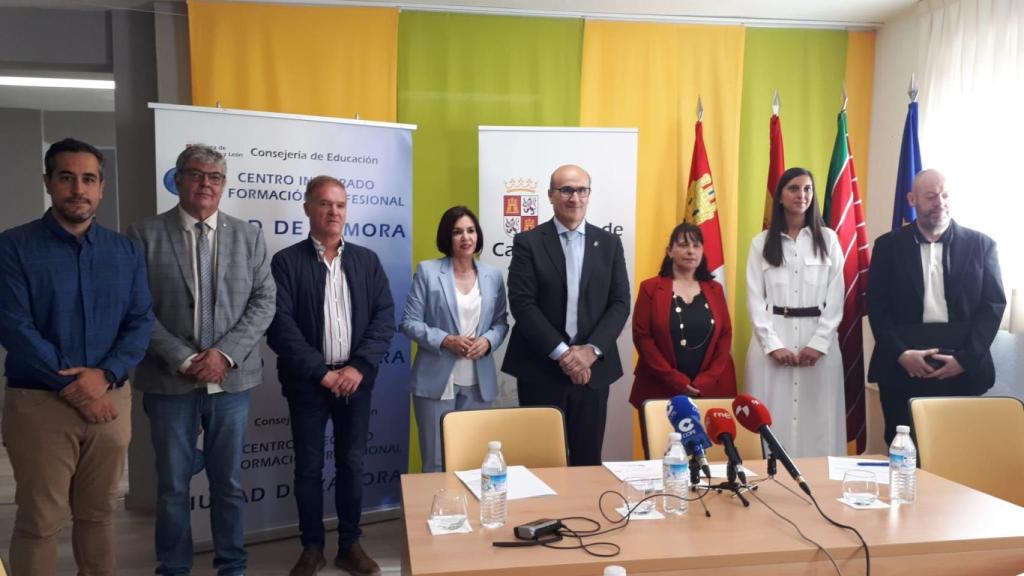 El delegado territorial de la Junta, Fernando Prada, ha presentado en el CIFP ‘Ciudad de Zamora’ la nueva oferta educativa de Formación Profesional