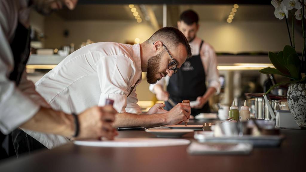Mario Cachinero, en la cocina de Skina.