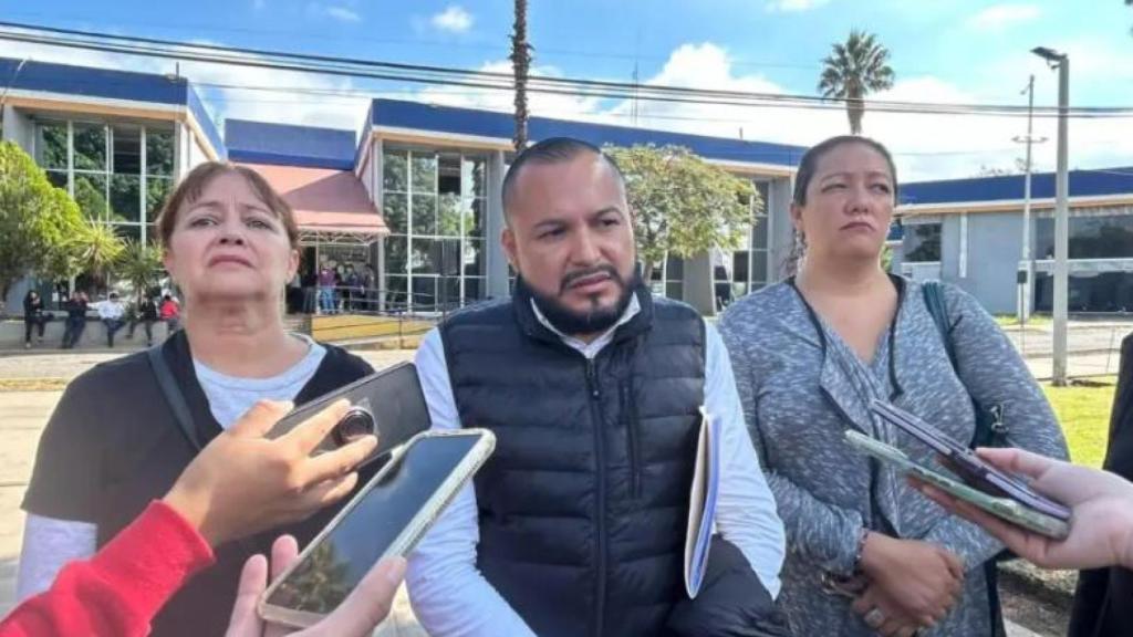 Un grupo de trabajadores públicos del Estado de Michoacán denunciaron a funcionarios por fraude.