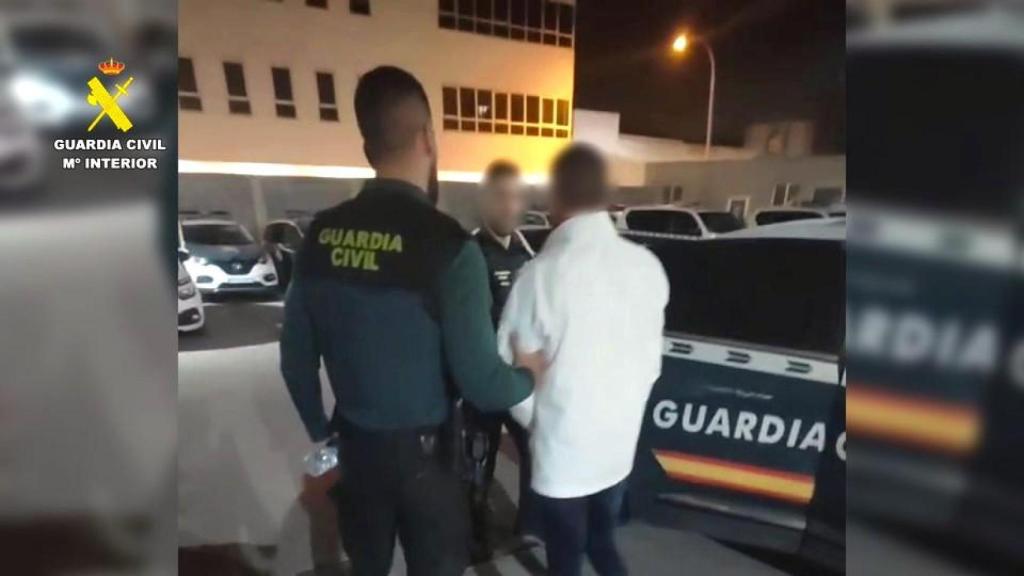 La detención del fugitivo realizada por la Guardia Civil en Torrevieja.