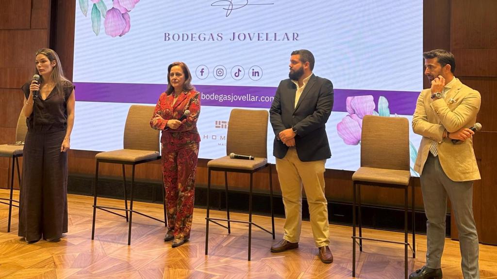 Begoña Jovellar en la rueda de prensa de la presentación del pack especial.