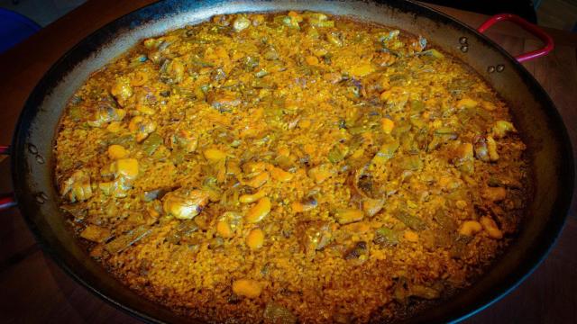 Una paella valenciana.