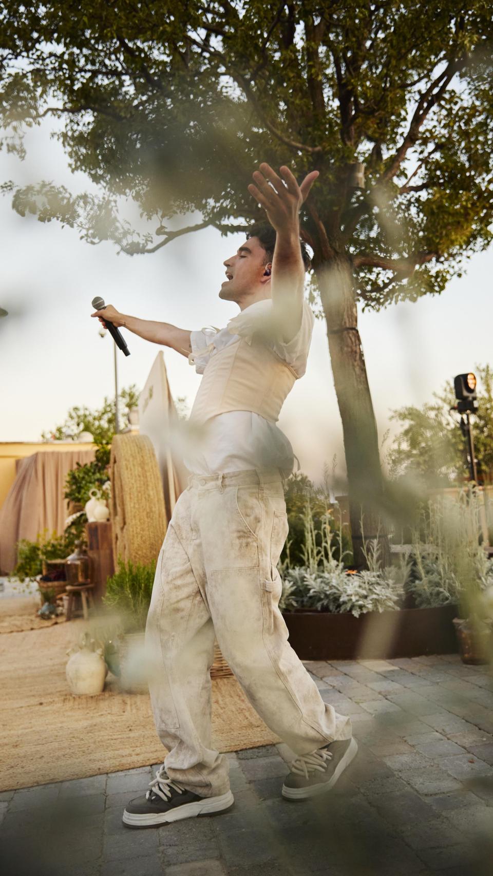 La actuación en directo durante el 25 aniversario de Las Rozas Village.