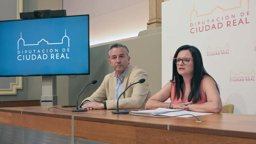 Rocío Zarco y Adrián Fernández durante la rueda de prensa.