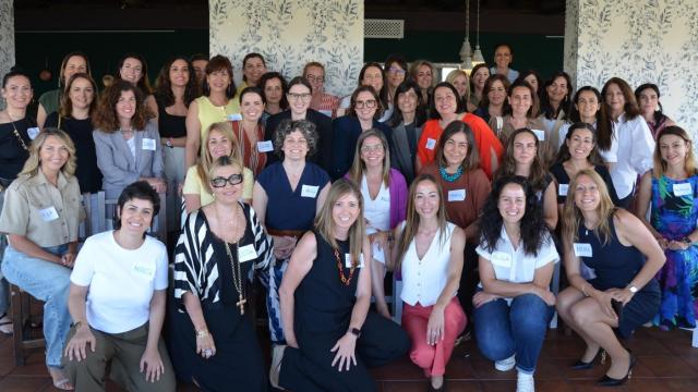 Componentes de 'Elyseum Women Club'.