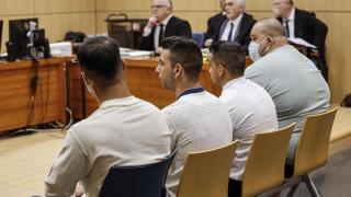 La Audiencia de Valencia juzga a cuatro hombres por abusar sexualmente de una menor de 14 años en estado de embriaguez. Efe / Ana Escobar