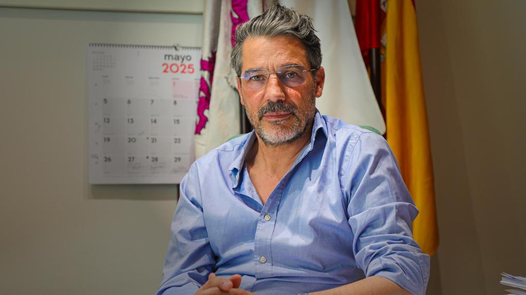 Ángel Luis Peralvo, alcalde de Villamayor, en una entrevista para EL ESPAÑOL de Castilla y León