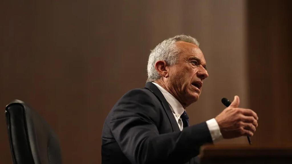 Imagen de archivo del secretario de Salud, Robert Kennedy Jr., durante una intervención en el Senado de los Estados Unidos.