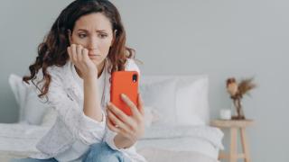 Puedes consultar la IA en cualquier momento de día y gratis.