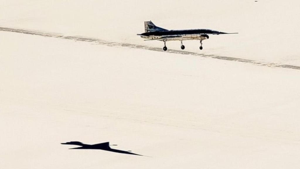 El avión hipersónico Quarterhorse Mk 1 de Hermeus durante la prueba.