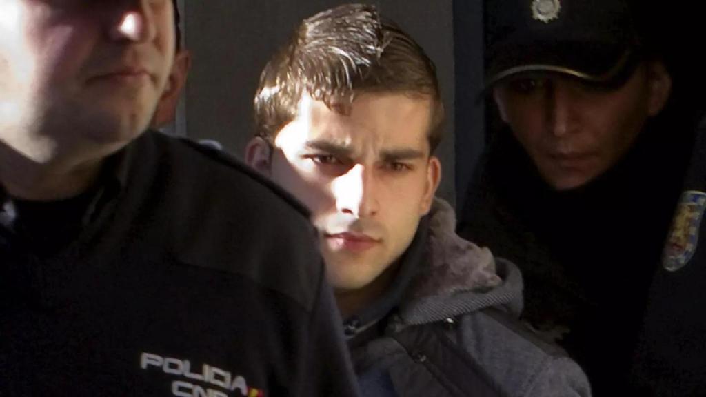 Un excompañero de Carcaño en prisión dijo que este también traficaba con tabaco y pastillas de viagra.