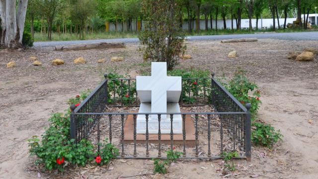 Cenotafio del poeta sevillano Gustavo Adolfo Bécquer en San Jerónimo.