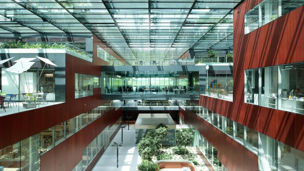 Instalaciones de El Cubo (The Cube), el centro de I+D de la multinacional en Neuchâtel, Suiza.