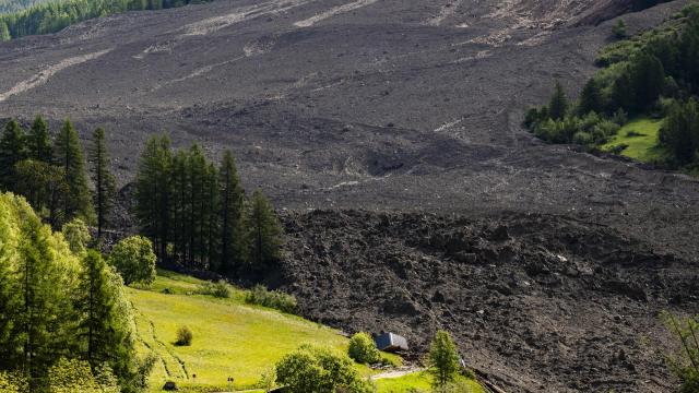 Vista general del pueblo de Blatten tras el alud.