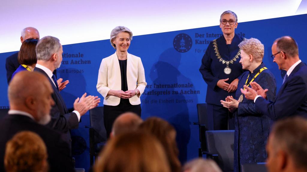 La presidenta de la Comisión, Ursula von der Leyen, durante el acto de entrega este jueves del premio Carlomagno en Aquisgrán