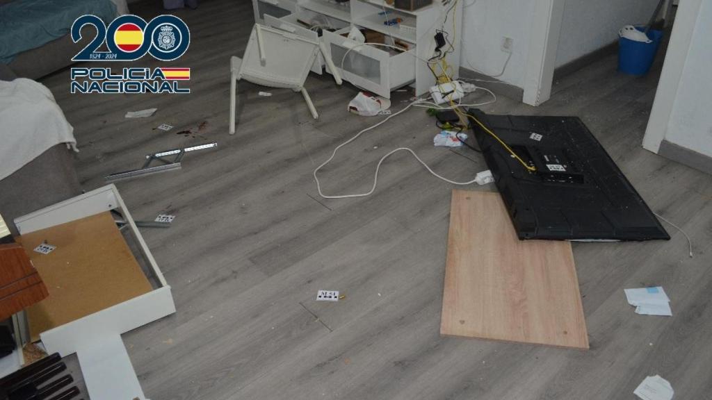 Imagen del interior de la vivienda donde se produjeron los hechos, en la zona norte de Málaga.