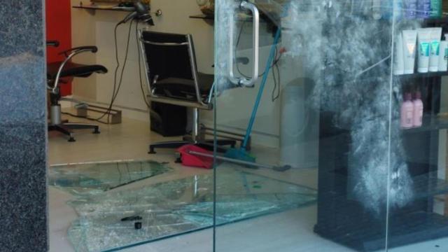 Detenido un hombre en A Coruña mientras robaba en una peluquería cercana a la comisaría de Lonzas