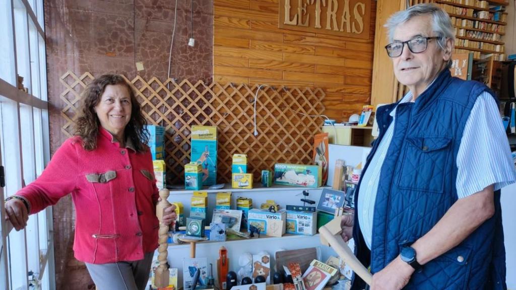 Rosa Villarino y Francisco Román Mosquera, propietarios de Manitas.