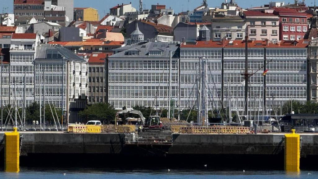 Obras en el muelle de Trasatlánticos de A Coruña.