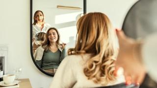 Mujer en la peluquería.