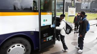 Foto de archivo de menores migrantes