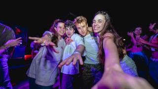 Los actores Carolina Rubio, Aiden Botía, Martí Cordero y Sara Vidorreta.