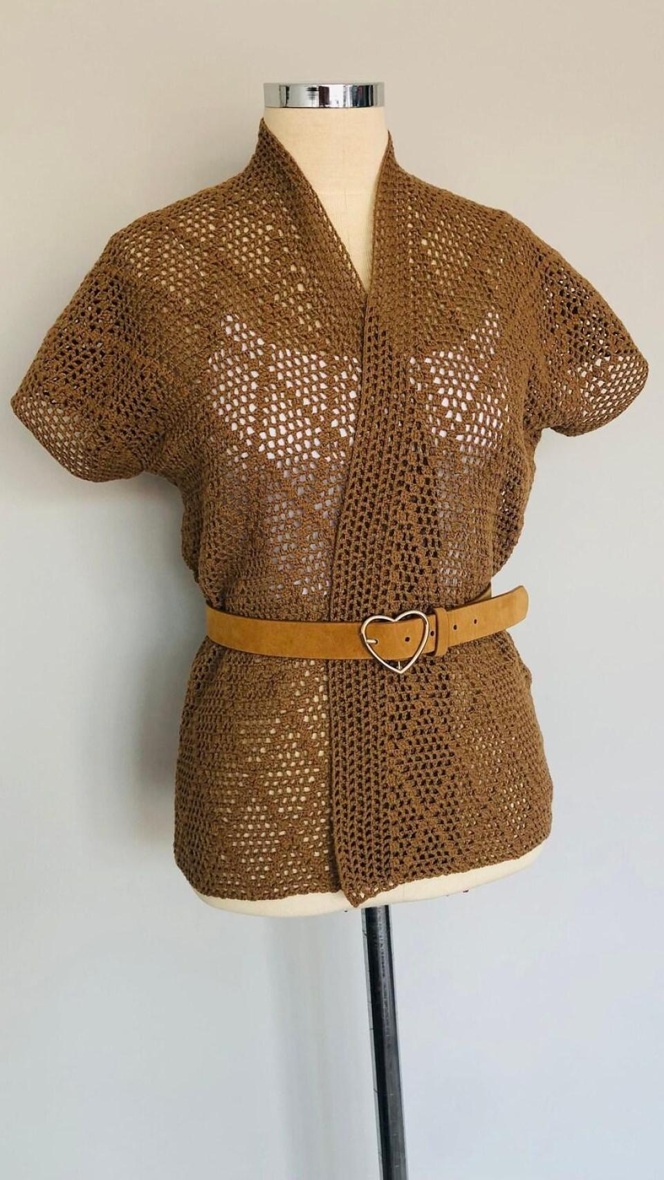 Chaleco de ganchillo de Etsy.