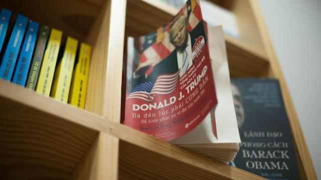 Un libro sobre Donald Trump.