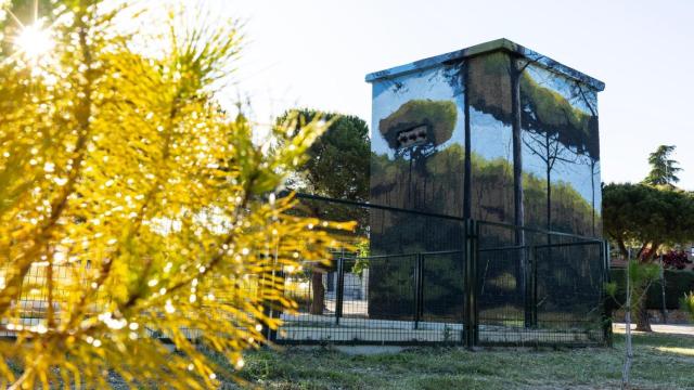 Uno de los transformadores eléctricos pintados de Boadilla del Monte.