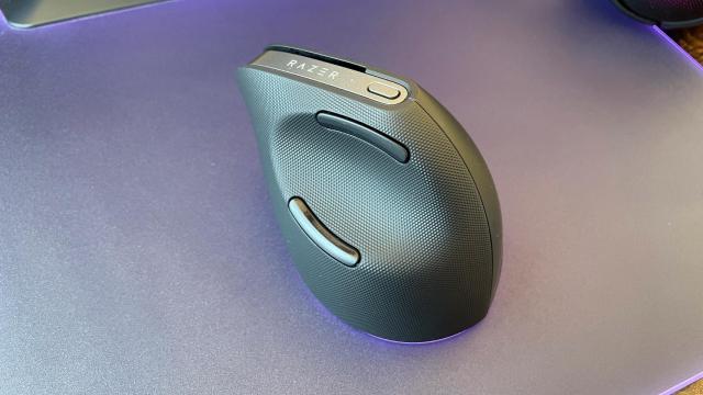 El Razer Pro Click V2 Vertical Edition.