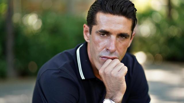 El torero Alejandro Talavante nos recibe en los alrededores del Hotel Palace para hablar sobre mujeres, seducción y amor.