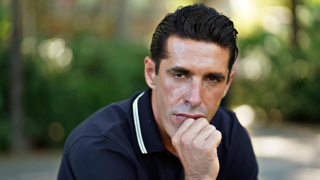 El torero Alejandro Talavante nos recibe en los alrededores del Hotel Palace para hablar sobre mujeres, seducción y amor.