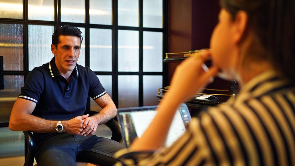 El maestro durante la conversación en una sala privada del Hotel Palace.